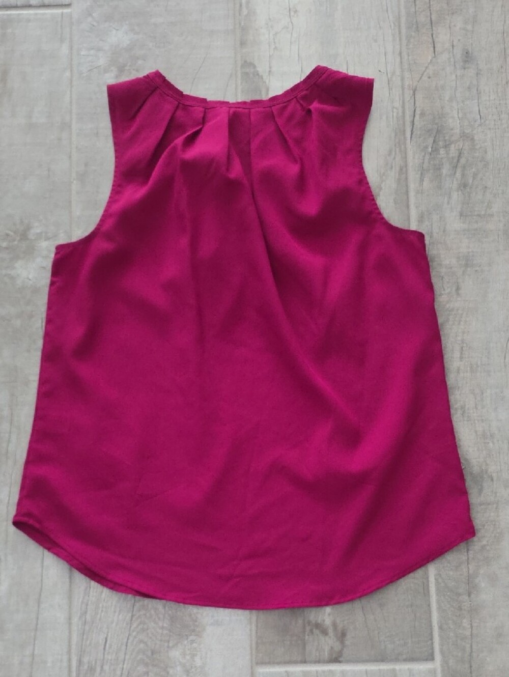 New York & Company Sleeveless Pleat-Neck Top in Fuchsia - Picture 2 of 8